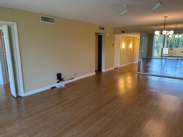 Building Photo - 3351 S Palm Aire Dr