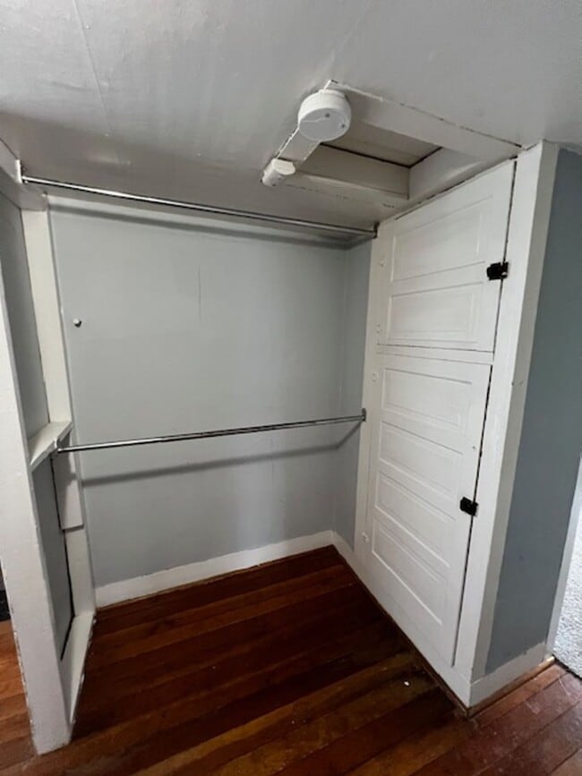 Building Photo - Three Bedroom Single Family House In Olean...