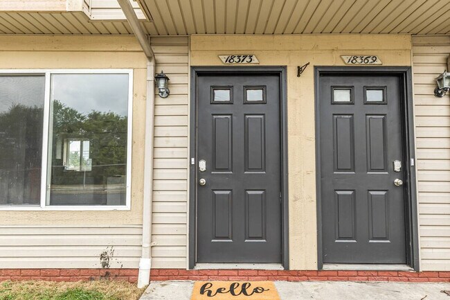 Building Photo - 18308 Mesle St