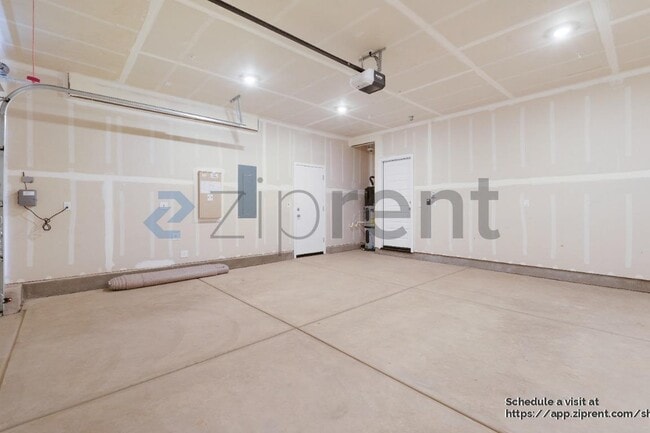 Building Photo - 10374 Bayson Wy