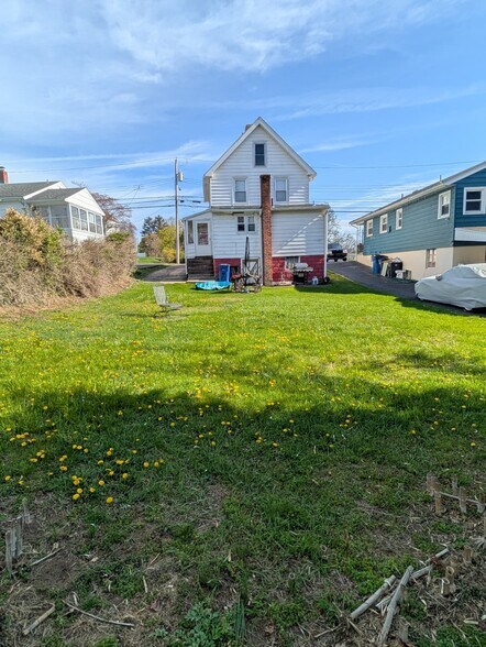 Building Photo - 386 Lighthouse Rd