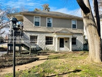 Building Photo - 454 Bowling Ave