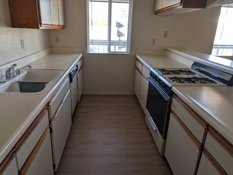 Building Photo - 1328 W Gardena Blvd