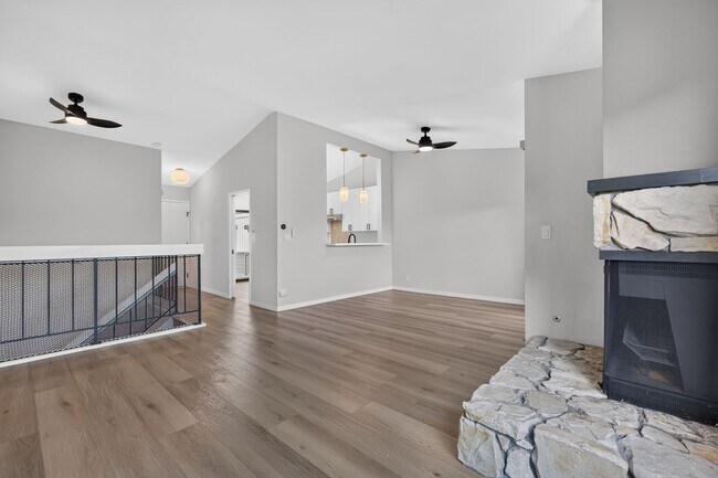 Building Photo - Beautiful 2BR/2BA Townhome with Valley Views, Covered Parking & In-Unit Laundry