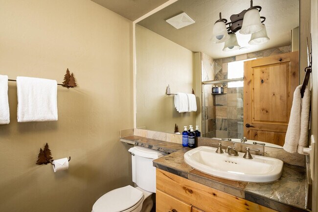 Building Photo - 4 Mountain Home Rd