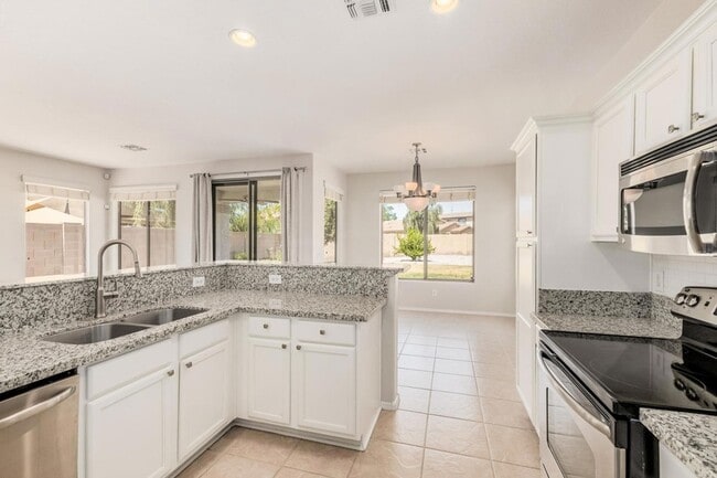 Building Photo - 3494 E Hampton Ln