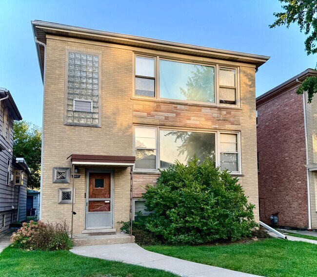 Primary Photo - 2631 N 74th Ave