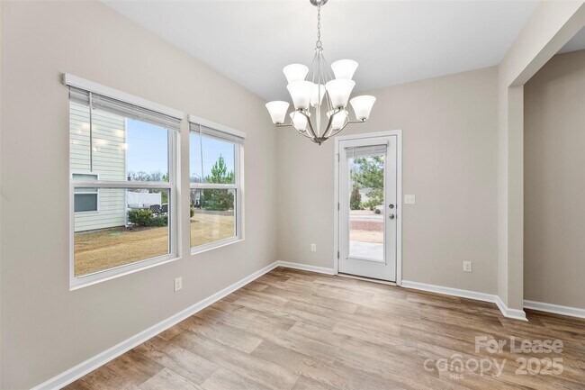 Building Photo - 8562 River Ridge Dr