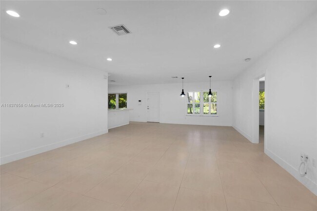 Building Photo - 5990 SW 86th St