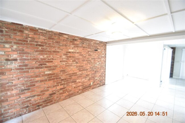 Building Photo - 8720 Flame Vine Ave