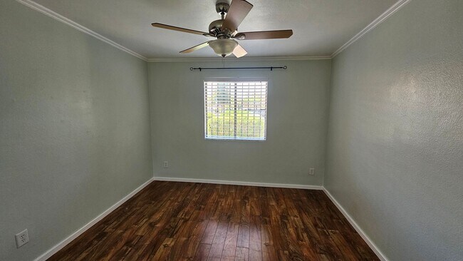 Building Photo - Updated 2 bedroom, 2 bath townhouse in Sahuara Village.