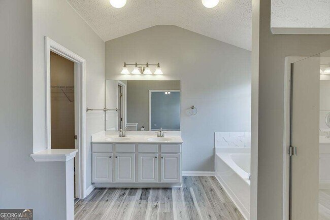 Building Photo - 678 Clairidge Elm Trail SW