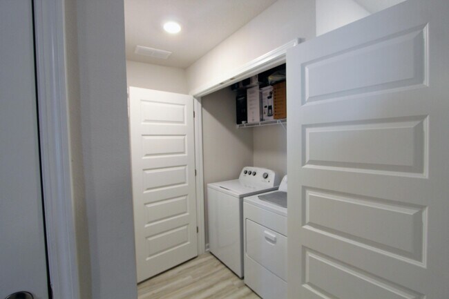 Building Photo - 440 Scarborough St