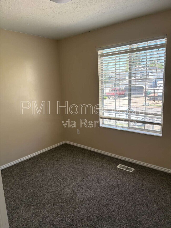Building Photo - 4440 S 2750 W