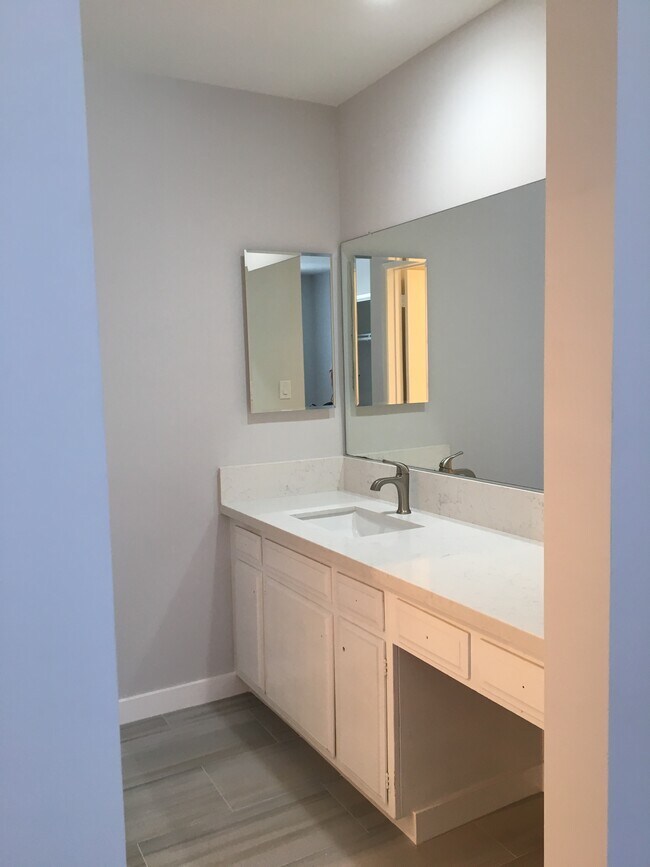 Master bath - 5300 Fairview Blvd