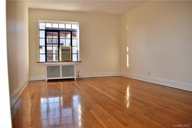 Building Photo - 22 Sagamore Rd