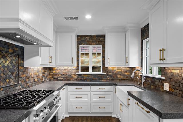 Building Photo - 5230 Homer St