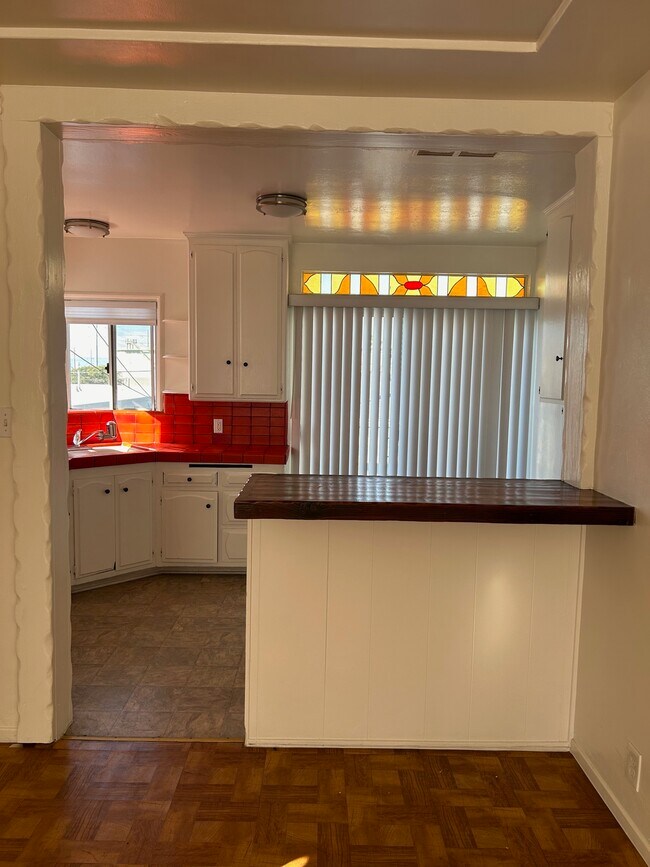 Building Photo - 441 36th St