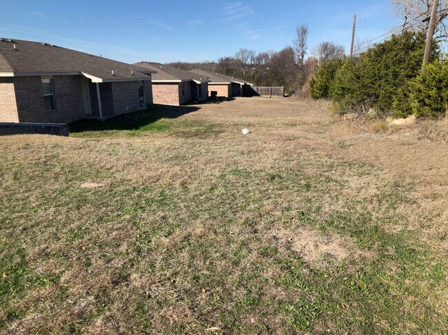 Building Photo - 403 Justin Ln