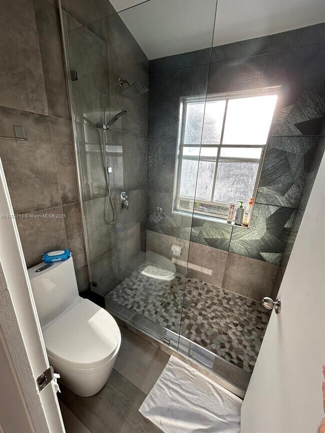 Building Photo - 3065 N 36th Ave
