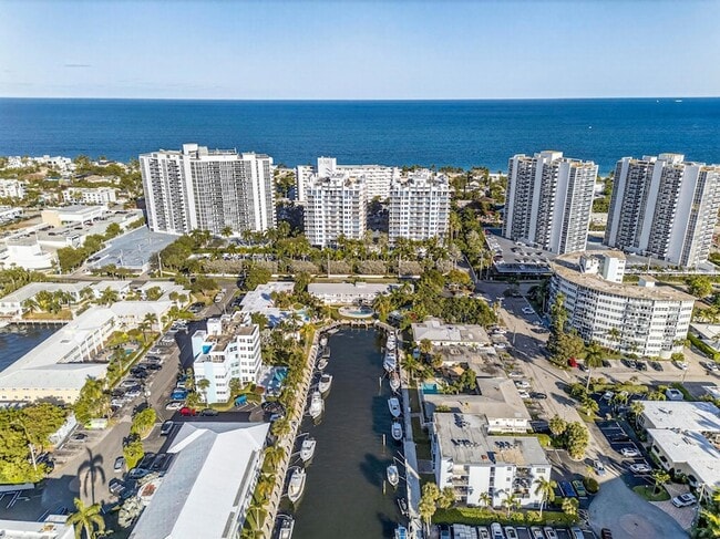 Building Photo - 2815 NE 33rd Ave