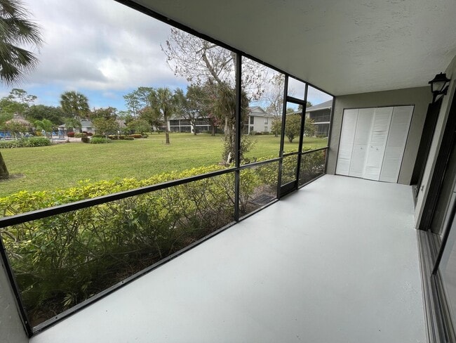 Building Photo - ANNUAL RENTAL - 2/2 CONDO IN ABBEY AT BERKSHIRE VILLAGE