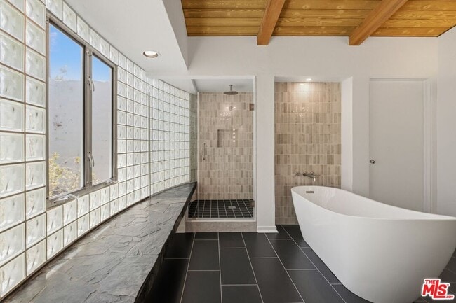 Building Photo - 3909 Sierks Way