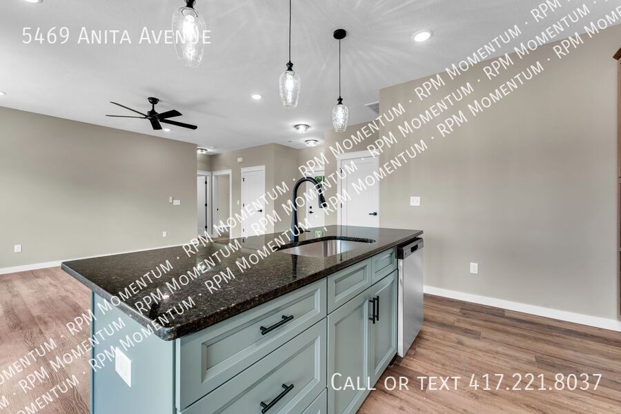 Building Photo - 5469 Anita Ave