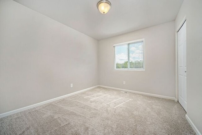 Building Photo - 4340 Briarhill Dr