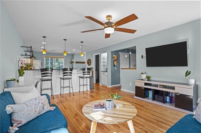 Building Photo - 31 Smith St