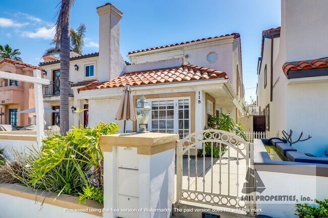 Building Photo - Gorgeous beach house with ocean view!