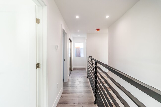 Building Photo - 148 S Madison Ave