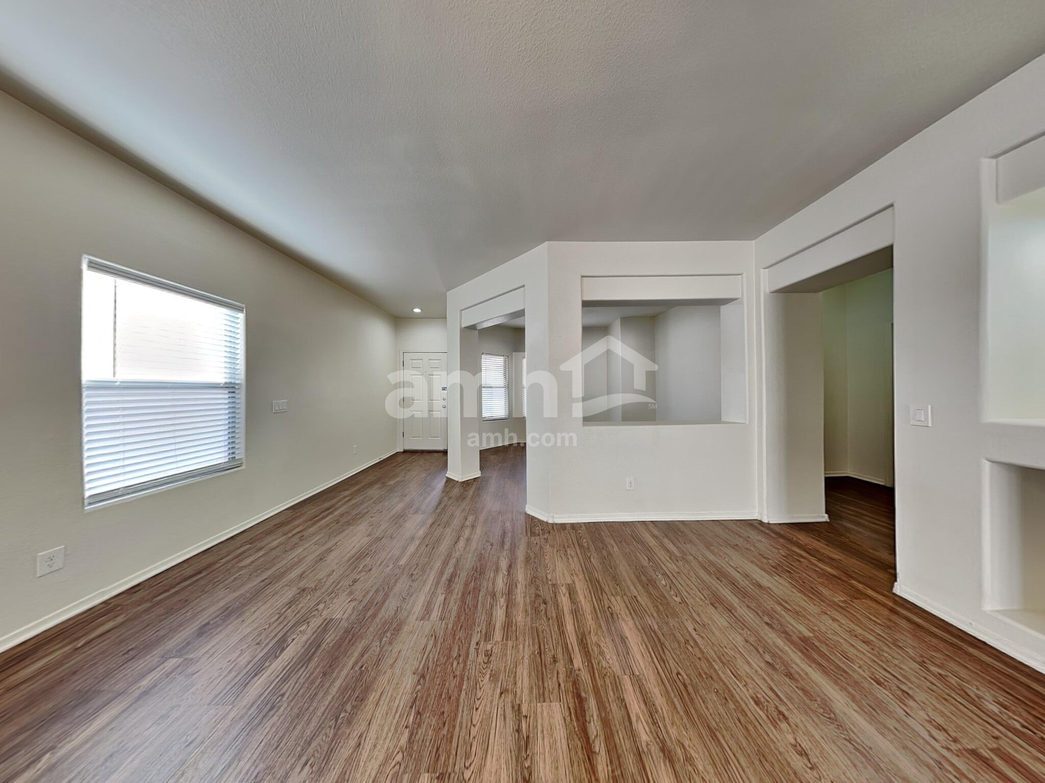 Building Photo - 12930 W Clarendon Ave