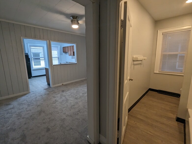 Building Photo - 576 Potomac Ave