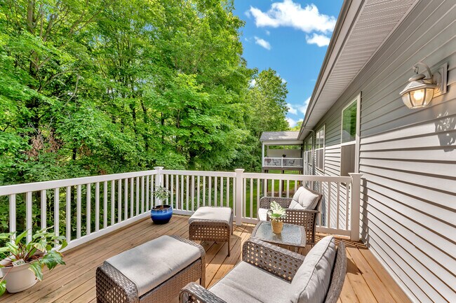 Building Photo - 6690 Green Valley Ct SE