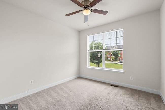 Building Photo - 7131 Beaumont Place