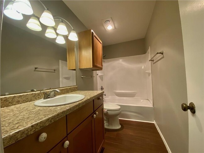Building Photo - 6501 Chesterfield Ave
