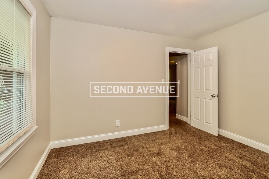 Building Photo - 3746 Kahlert Ave