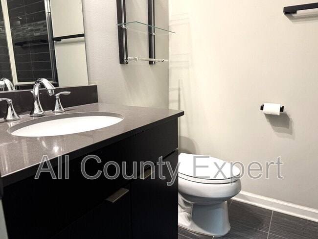 Building Photo - 920 Grove Valley Dr