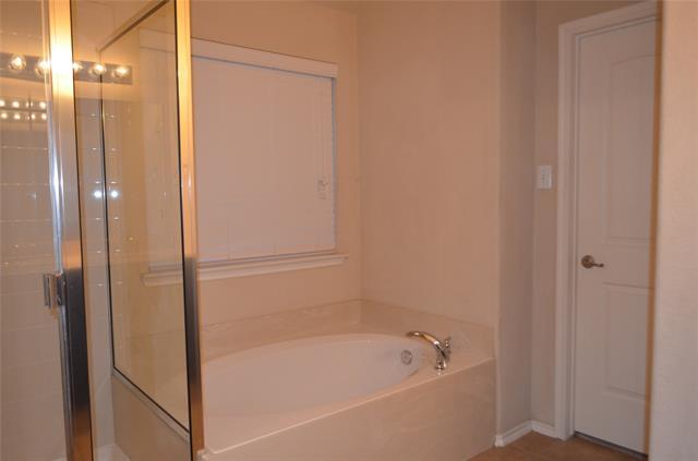 Building Photo - 9604 Sleepy Hollow Dr