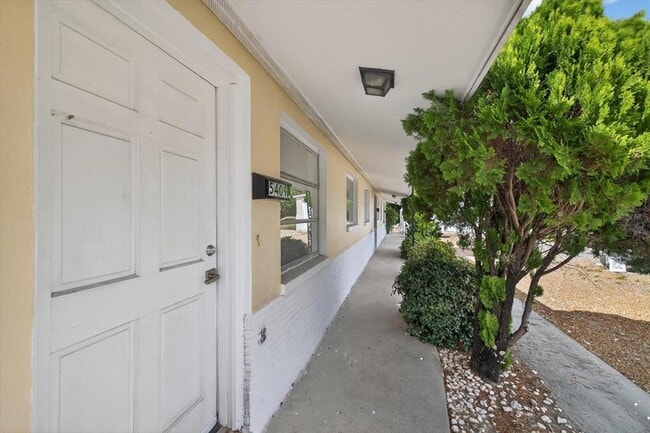 Building Photo - 5419 Oceanic Rd
