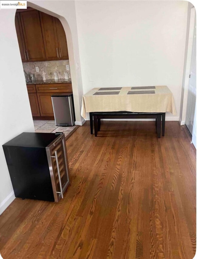 Building Photo - 640 Myrtle Ave