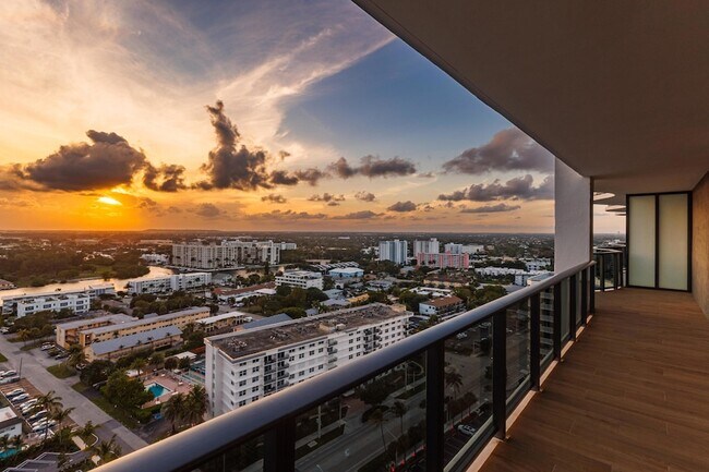 Building Photo - 900 N Ocean Blvd