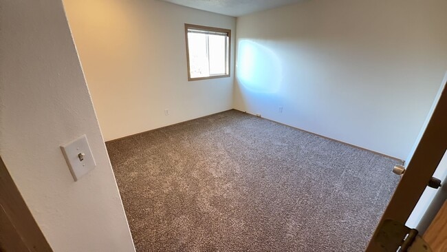 Building Photo - 50% OFF One Month's RENT! 3 Bedroom 2 Bath Renovated House with/ Fenced Backyard on Dead End Street