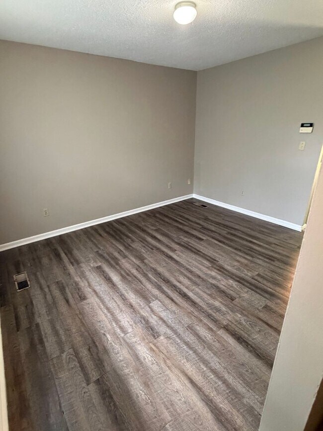 Building Photo - 420-422 Sioux Trail