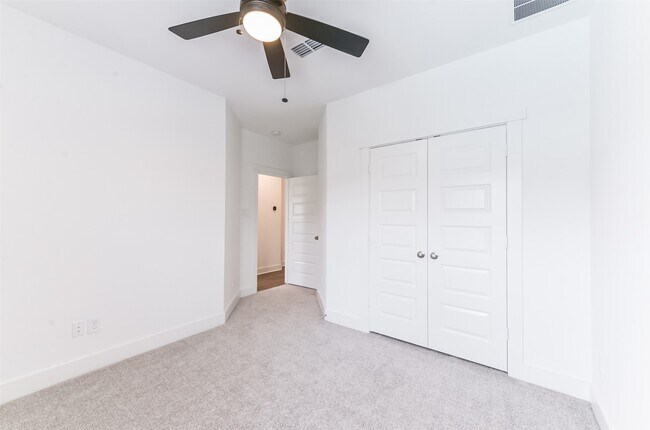 Building Photo - 10916 Keaton Landing Dr