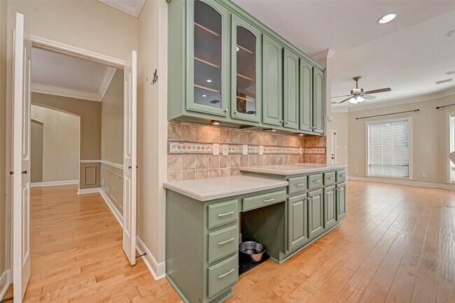 Building Photo - 11 Gabled Pines Pl