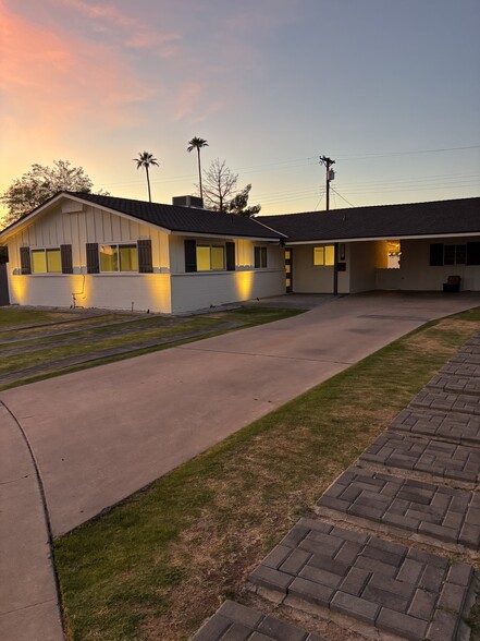 Building Photo - 6059 N 22nd Ave