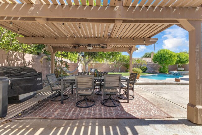 Building Photo - 44310 Villeta Dr