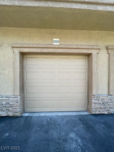 Building Photo - 9901 Trailwood Dr